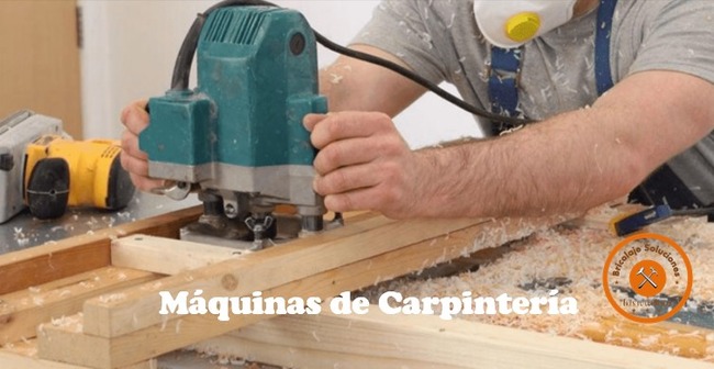 Máquinas-de-carpintería-esenciales-el-router-trabajado-por-un-carpintero